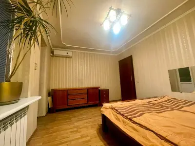 квартира за адресою Братства Тарасівців вул. (Декабристів), 12/37