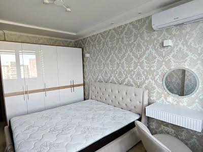 квартира по адресу Драгоманова ул., 4-А
