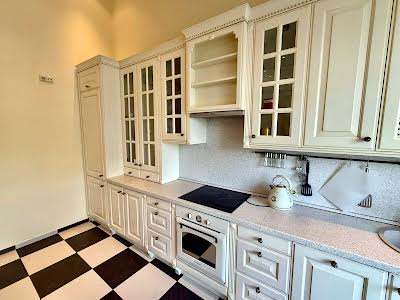 квартира за адресою Панаса Мирного вул., 8
