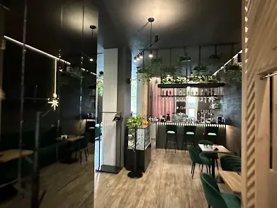 комерційна за адресою Березнева вул., 12