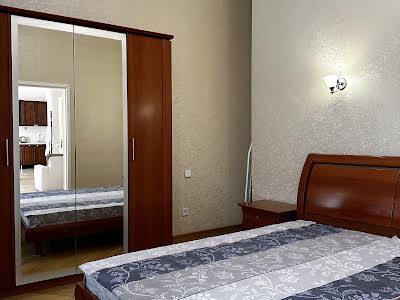 квартира по адресу Шота Руставели ул., 33-Б
