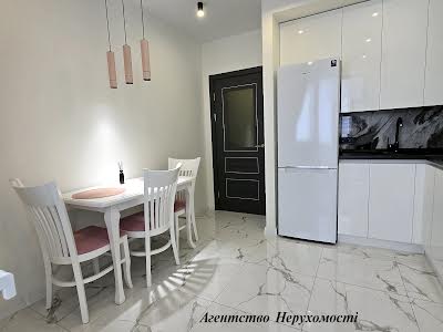 квартира за адресою Щаслива вул., 7-А