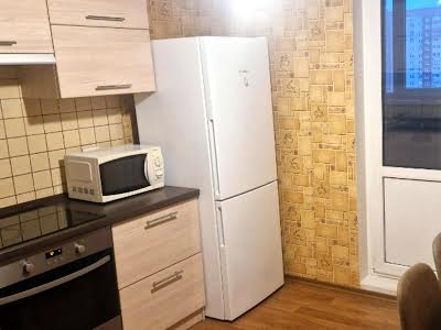 квартира за адресою Софії Русової вул., 3