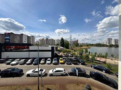 квартира по адресу Ревуцкого ул., 40-Г