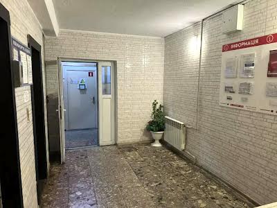 квартира за адресою Ревуцького вул., 18