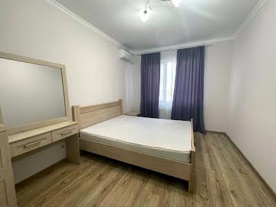 квартира за адресою Вишняківська вул., 4