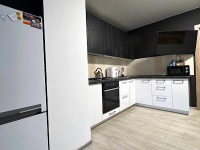 квартира за адресою Співдружності вул., 1