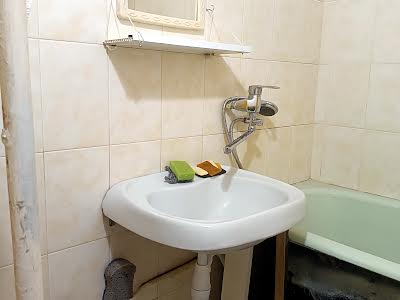 квартира за адресою Анни Ахматової вул., 6