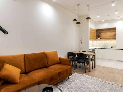 квартира за адресою Під Дубом вул. (Космонавтів), 7б