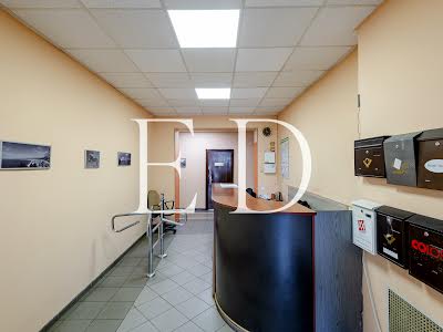 комерційна за адресою Павла Скоропадського вул., 63