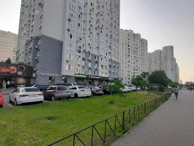 квартира за адресою Драгоманова вул., 10