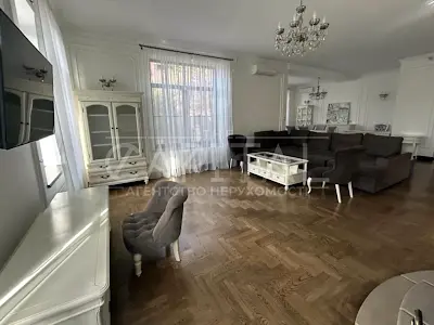будинок за адресою Стежки вул.