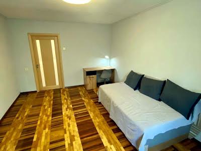 квартира за адресою Драгоманова вул., 5
