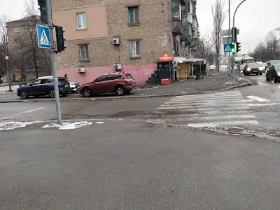 квартира за адресою Набережно-Лугова вул., 5
