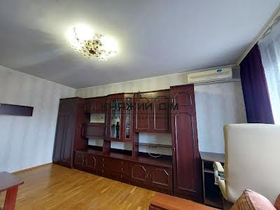квартира за адресою Ревуцького вул., 44-Б