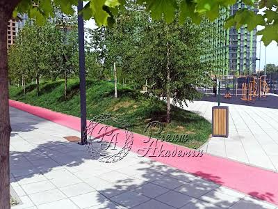 квартира за адресою Причальна вул., 8