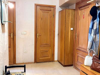 квартира за адресою Київ, Драгоманова вул., 17