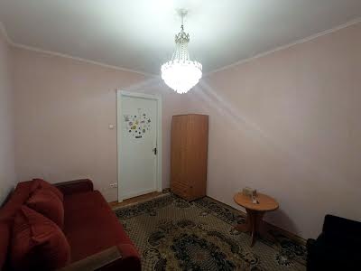 кімната за адресою Кловський узвіз, 3
