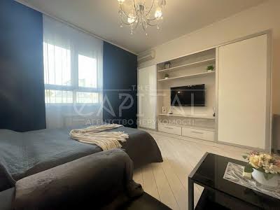 квартира за адресою Шота Руставелі вул., 44