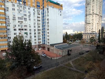 квартира за адресою Юрія Шумського вул., 4-А