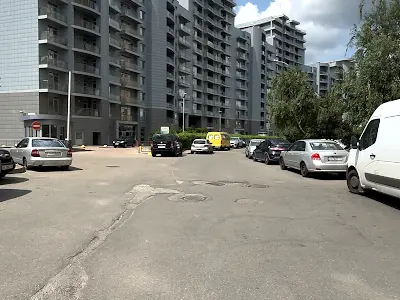 квартира за адресою Раїси Окіпної вул., 10