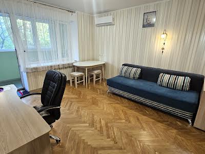 квартира по адресу Кловский спуск, 18