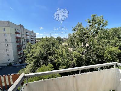 квартира за адресою Михайла Стельмаха вул., 6