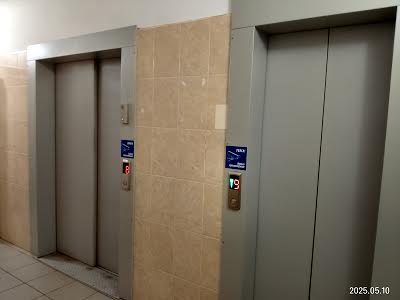 квартира за адресою Київ, Драгоманова вул., 40-Б
