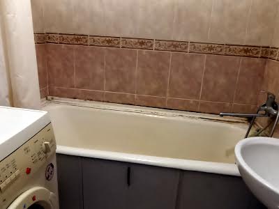 квартира за адресою Ревуцького вул., 18