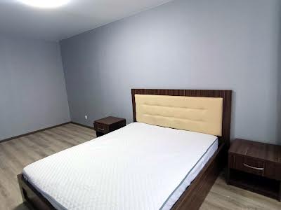 квартира за адресою с. Петропавлівська борщагівка, Оксамитова вул., 20г