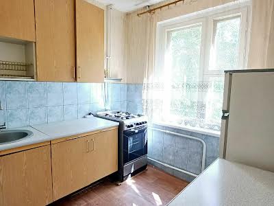 квартира за адресою Дарницький бульв., 4