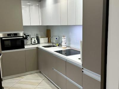 квартира по адресу Андрея Верхогляда ул. (Михайла Драгомирова), 2-А