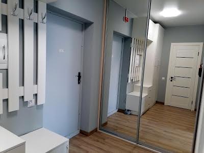 квартира по адресу Ревуцкого ул., 40-В