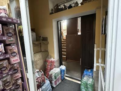 коммерческая по адресу Соломии Крушельницкой ул., 15-В