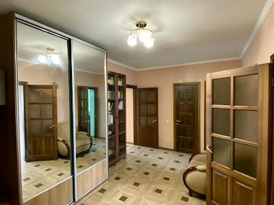 квартира за адресою Хмельницька вул., 10