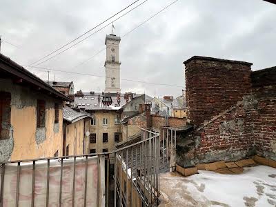 квартира за адресою площа ринок, 1