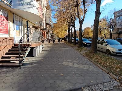 квартира за адресою вул. Небесної Сотні, 24