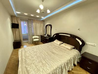 квартира за адресою Велика Васильківська вул. (Червоноармійська), 136