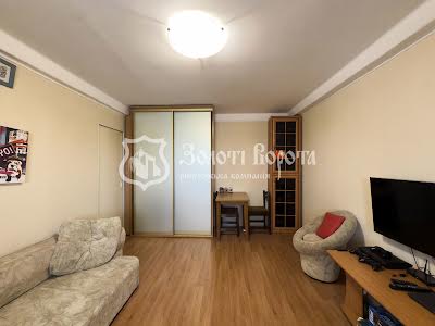квартира за адресою Автозаводська вул., 25