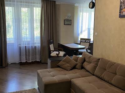 квартира за адресою Ушинського вул., 13