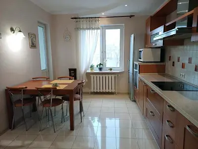 квартира за адресою Машинобудівна вул., 21