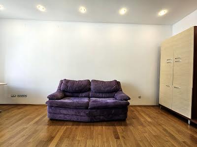 квартира за адресою Панаса Мирного вул., 8