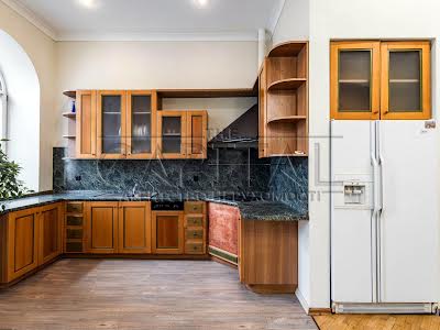 коммерческая по адресу Лютеранская ул., 12