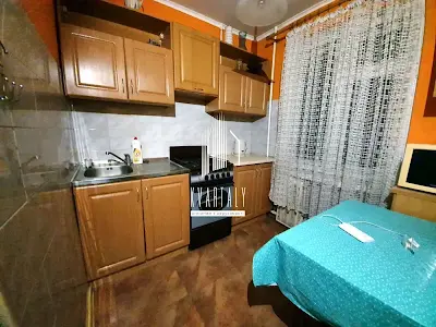 квартира за адресою Зодчих вул., 30
