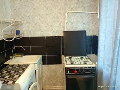 квартира за адресою Київ, Салютна вул., 21