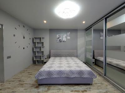 квартира по адресу Единства ул., 4