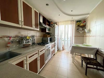 квартира за адресою Лесі Українки вул., 33