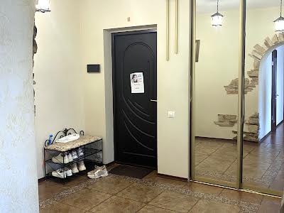 квартира за адресою Дніпровська набережна вул., 19