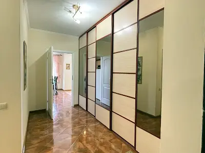 квартира за адресою Раїси Окіпної вул., 8