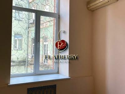 коммерческая по адресу Владимирская ул., 11